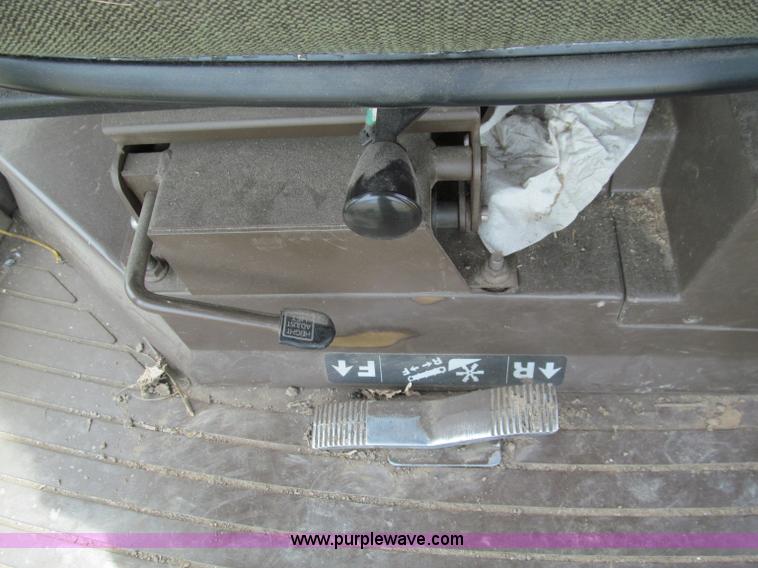 image for item D3227 1991 John Deere 9600 RWA combine