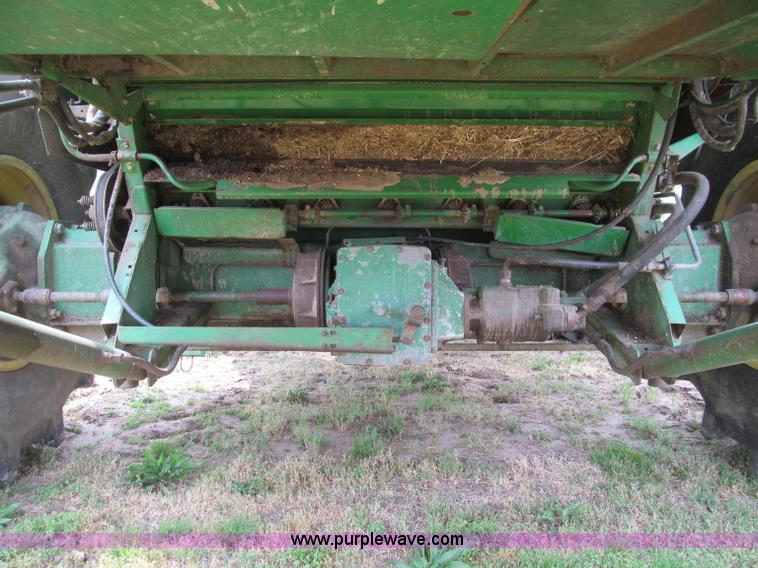 image for item D3227 1991 John Deere 9600 RWA combine