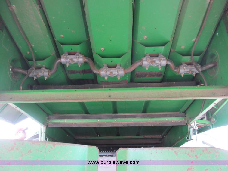 image for item D3227 1991 John Deere 9600 RWA combine