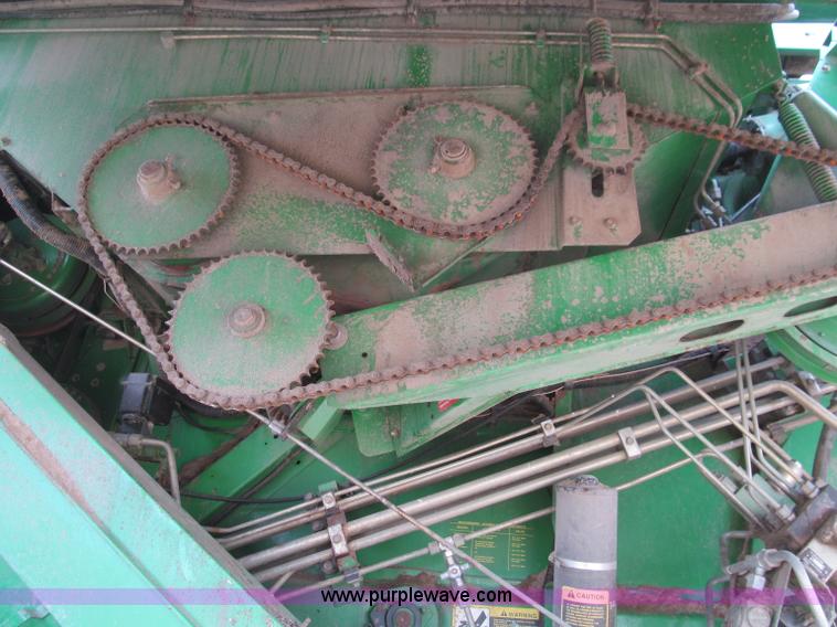 image for item D3227 1991 John Deere 9600 RWA combine