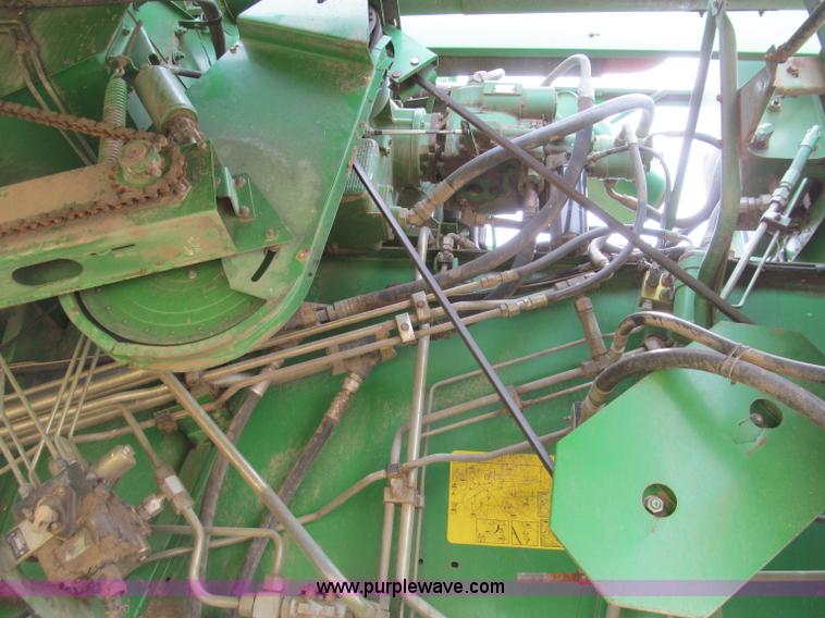 image for item D3227 1991 John Deere 9600 RWA combine
