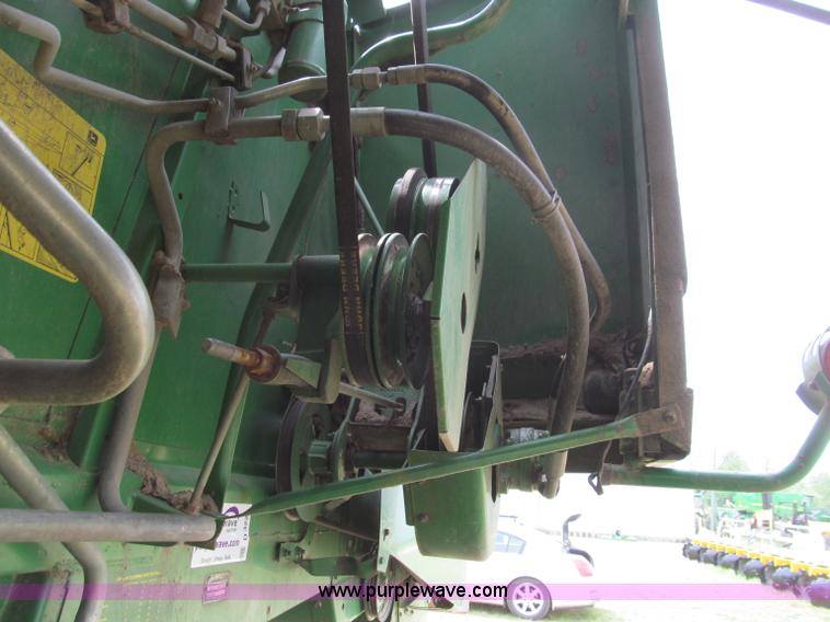 image for item D3227 1991 John Deere 9600 RWA combine