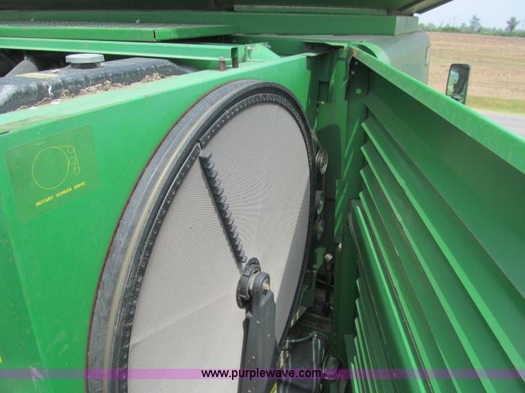 image for item D3227 1991 John Deere 9600 RWA combine