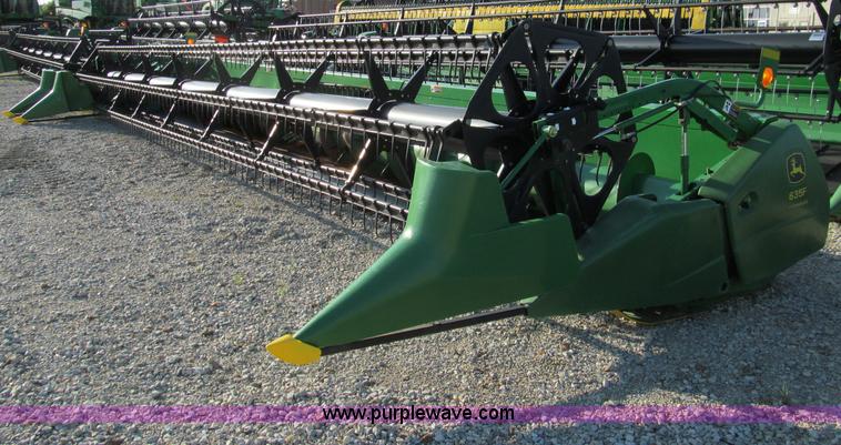 image for item D3232 2006 John Deere 635F HydraFlex header