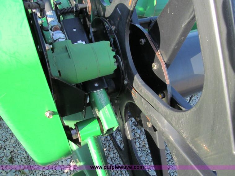 image for item D3232 2006 John Deere 635F HydraFlex header
