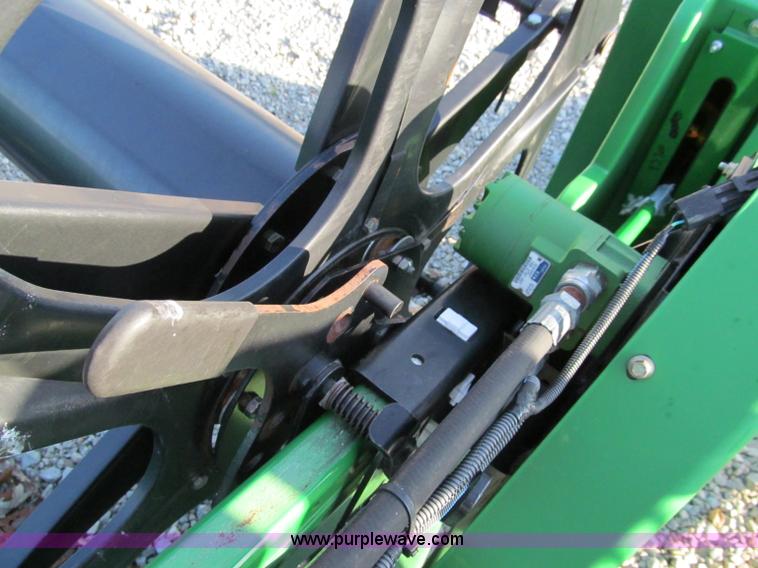 image for item D3232 2006 John Deere 635F HydraFlex header