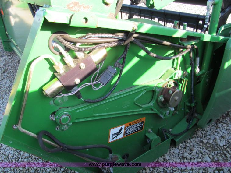 image for item D3232 2006 John Deere 635F HydraFlex header