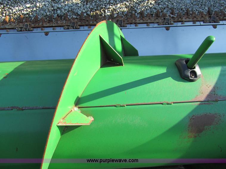 image for item D3232 2006 John Deere 635F HydraFlex header