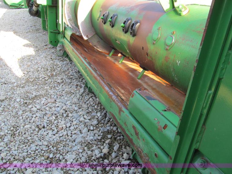 image for item D3232 2006 John Deere 635F HydraFlex header