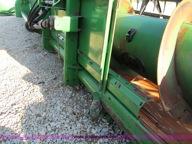 image for item D3232 2006 John Deere 635F HydraFlex header