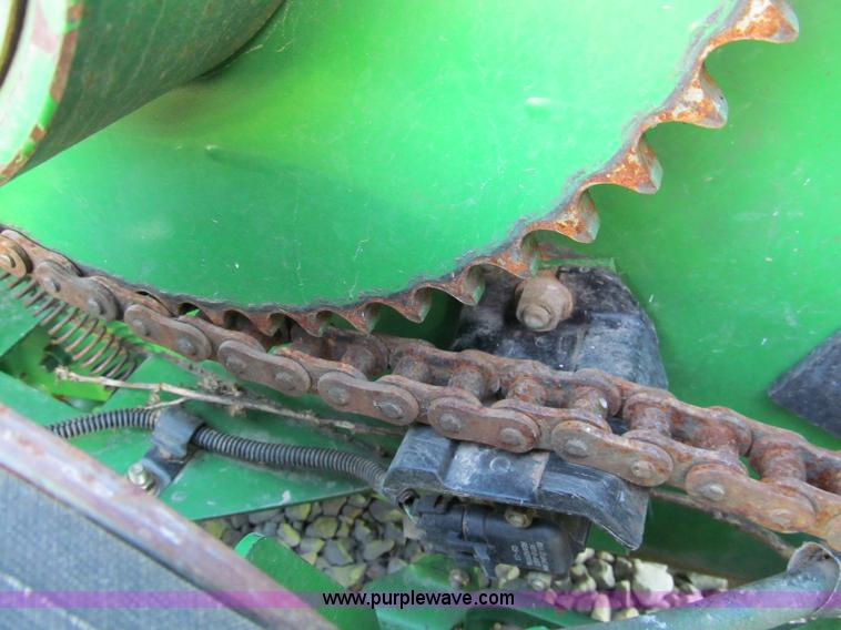 image for item D3232 2006 John Deere 635F HydraFlex header