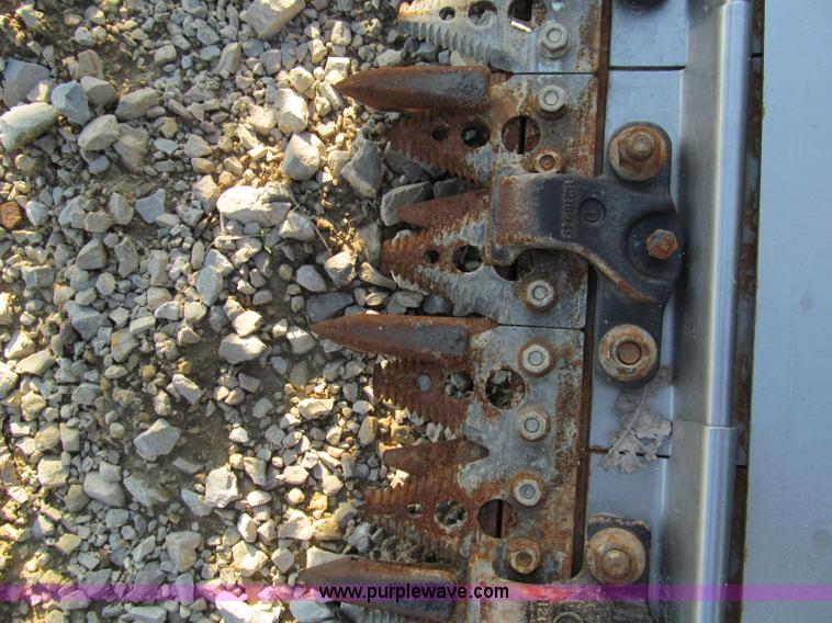 image for item D3232 2006 John Deere 635F HydraFlex header