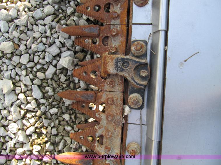 image for item D3232 2006 John Deere 635F HydraFlex header