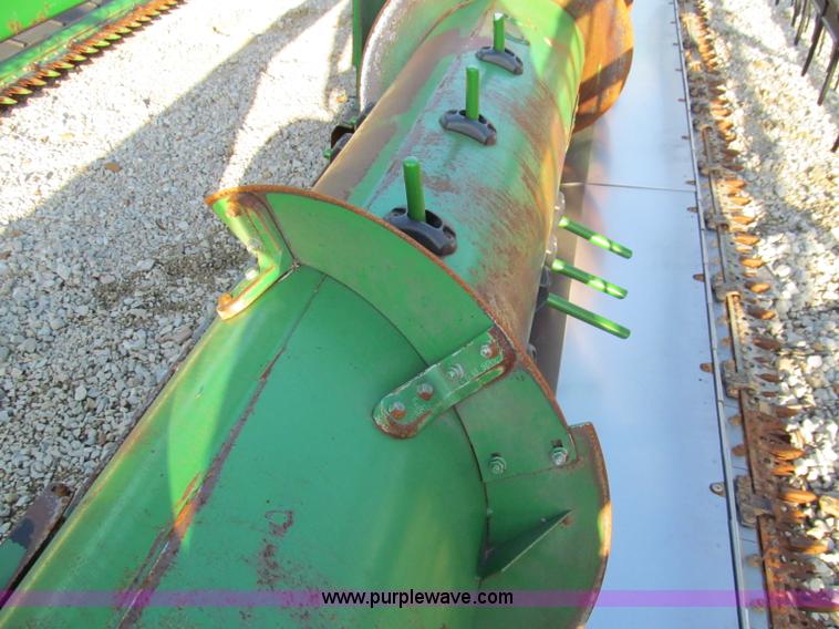 image for item D3232 2006 John Deere 635F HydraFlex header