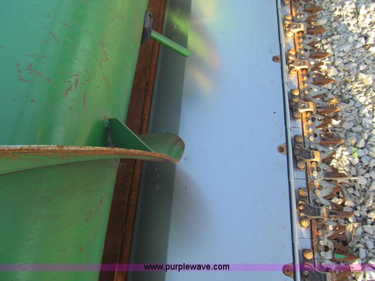 image for item D3232 2006 John Deere 635F HydraFlex header