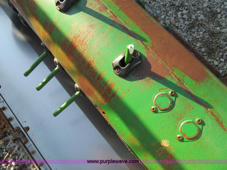 image for item D3232 2006 John Deere 635F HydraFlex header