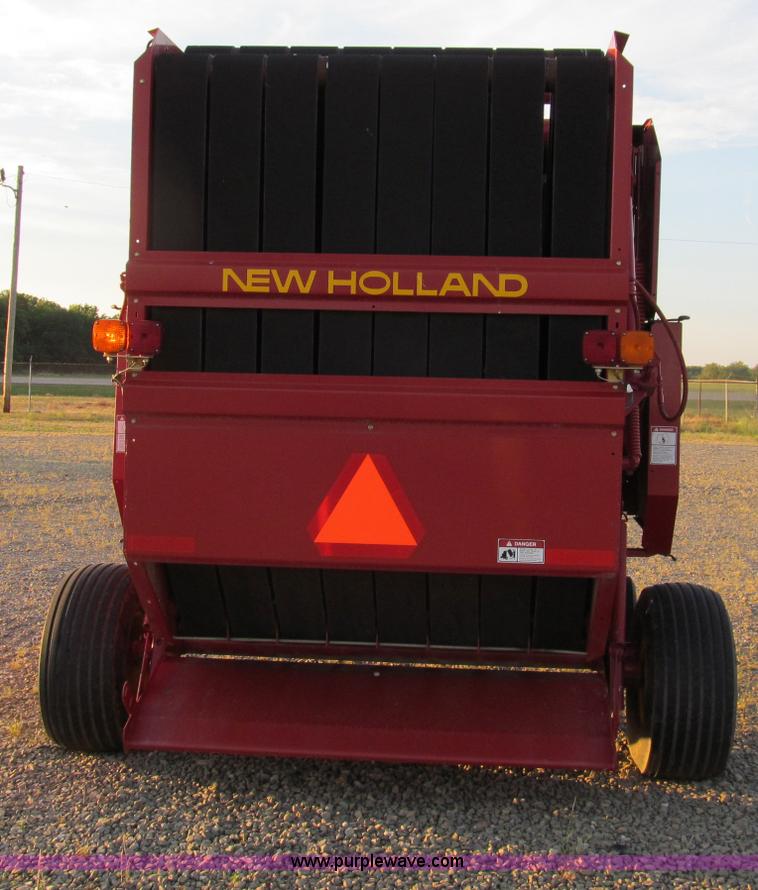 image for item D3233 2002 New Holland 688 round baler