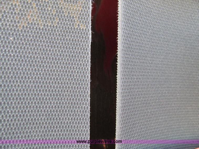 image for item D3233 2002 New Holland 688 round baler