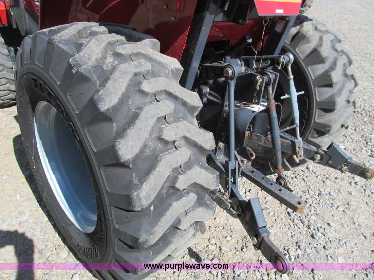 image for item D3240 2008 Massey-Ferguson 1533 MFWD tractor