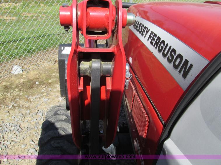 image for item D3240 2008 Massey-Ferguson 1533 MFWD tractor
