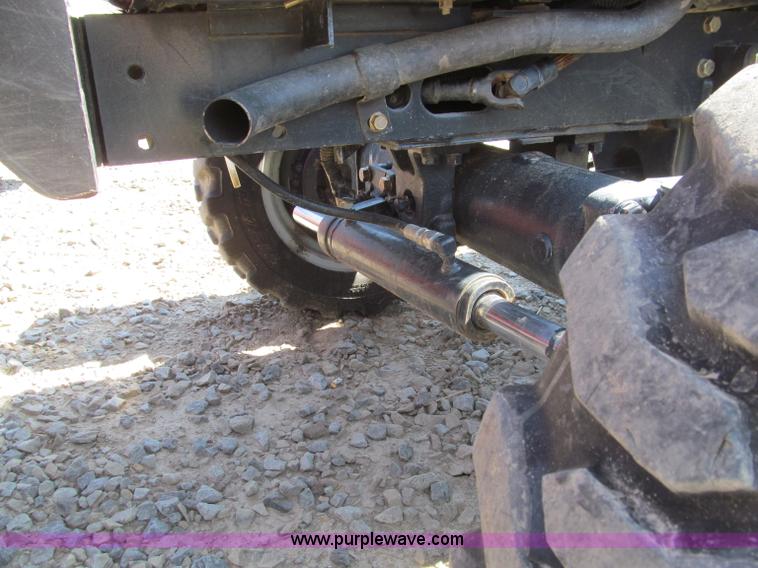 image for item D3240 2008 Massey-Ferguson 1533 MFWD tractor