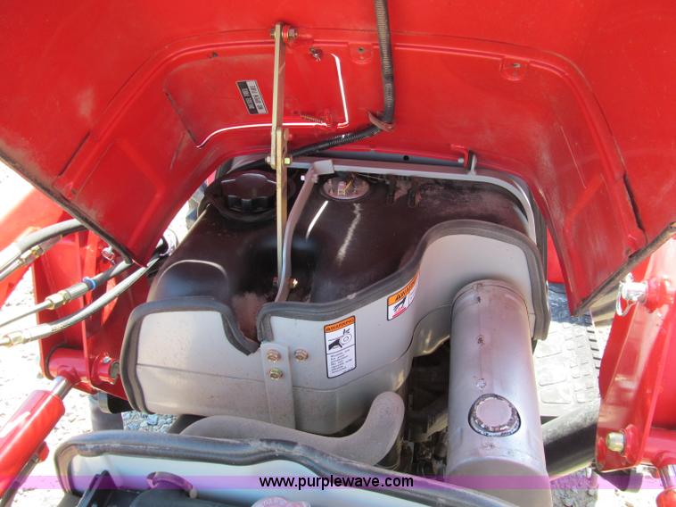 image for item D3240 2008 Massey-Ferguson 1533 MFWD tractor