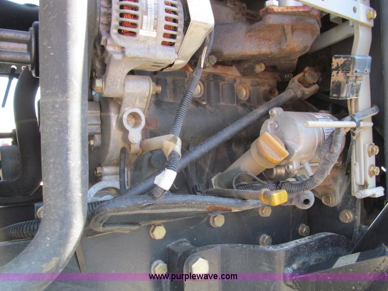 image for item D3240 2008 Massey-Ferguson 1533 MFWD tractor