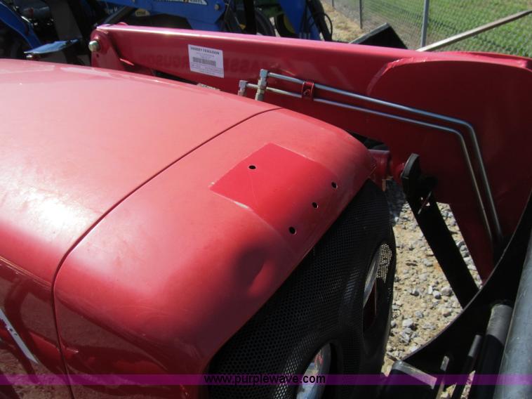 image for item D3240 2008 Massey-Ferguson 1533 MFWD tractor