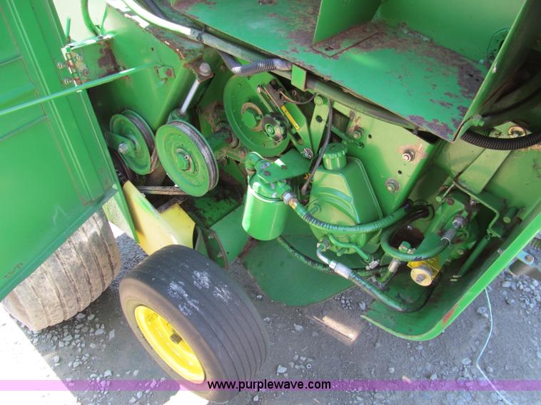 image for item D3242 1993 John Deere 535 round baler