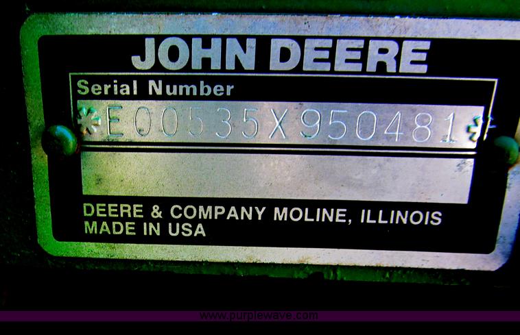 image for item D3242 1993 John Deere 535 round baler