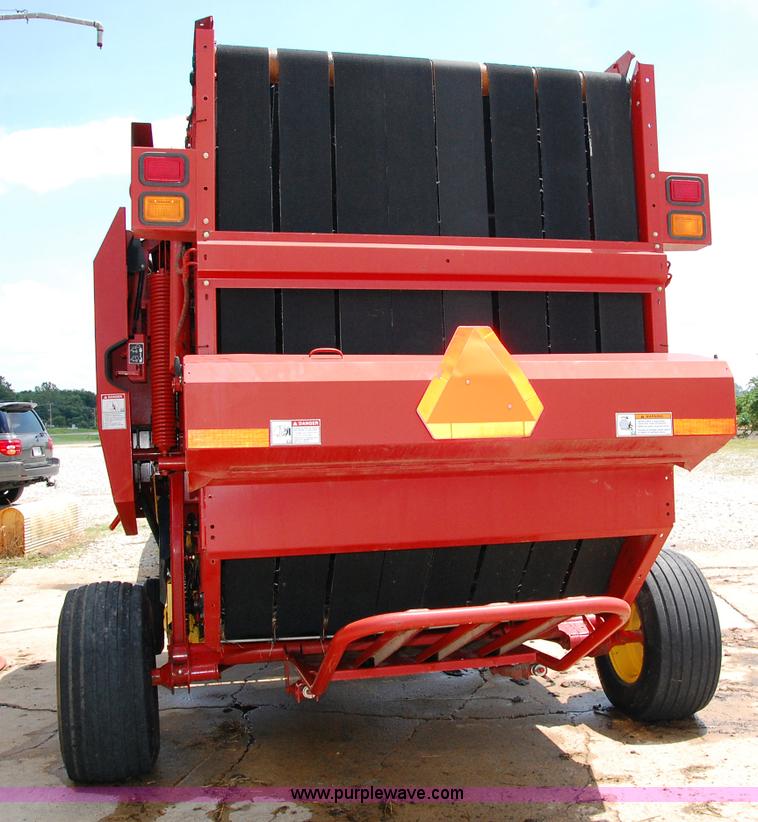 image for item D3244 2009 New Holland BR780 round baler