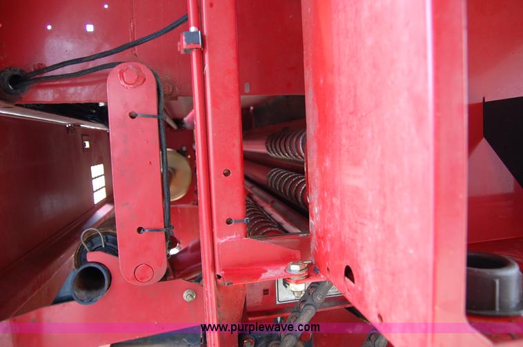 image for item D3244 2009 New Holland BR780 round baler