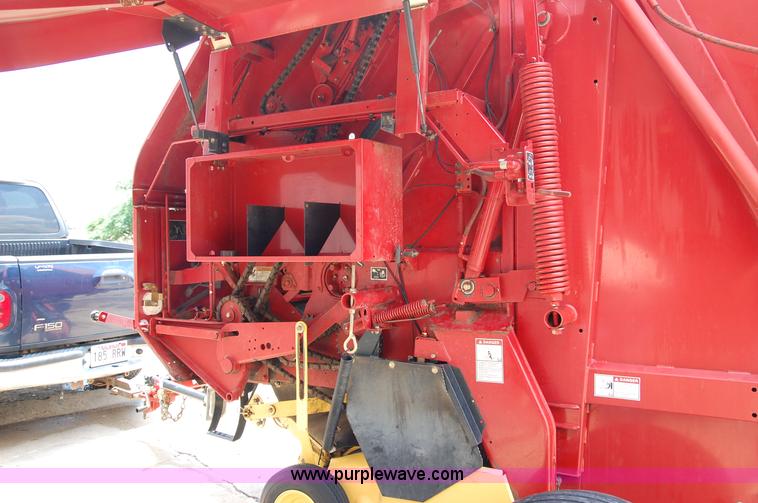 image for item D3244 2009 New Holland BR780 round baler