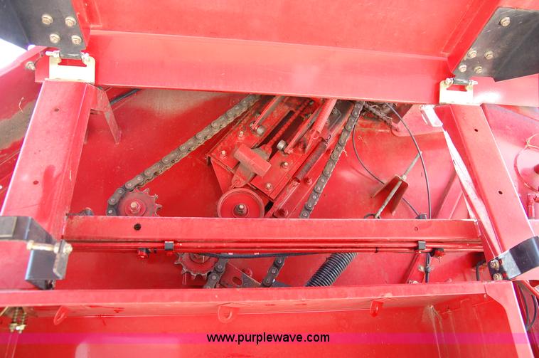 image for item D3244 2009 New Holland BR780 round baler