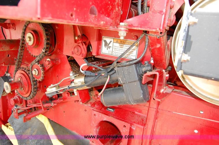 image for item D3244 2009 New Holland BR780 round baler