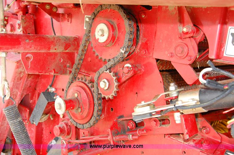 image for item D3244 2009 New Holland BR780 round baler