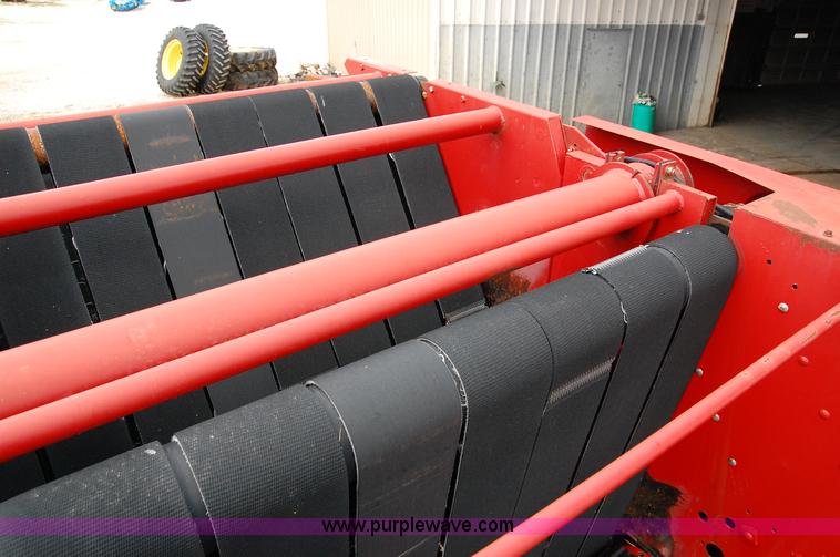 image for item D3244 2009 New Holland BR780 round baler