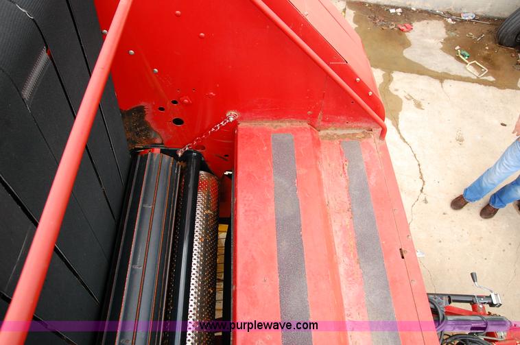 image for item D3244 2009 New Holland BR780 round baler