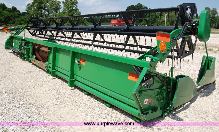 image for item D3245 2006 John Deere 630F 30' flex platform header