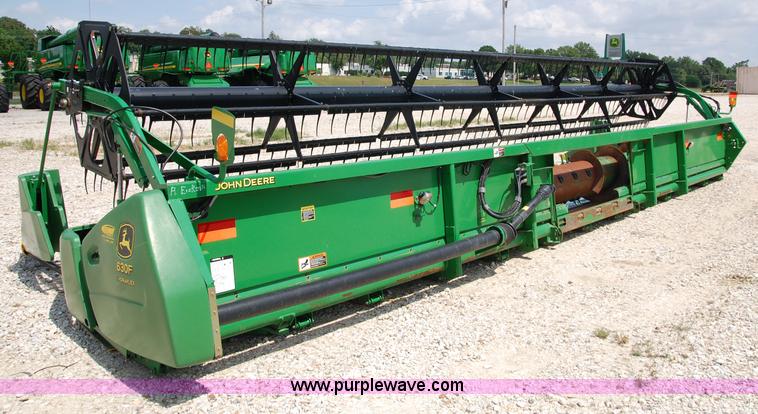 image for item D3245 2006 John Deere 630F 30' flex platform header