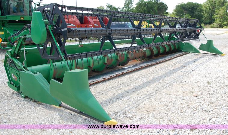 image for item D3245 2006 John Deere 630F 30' flex platform header