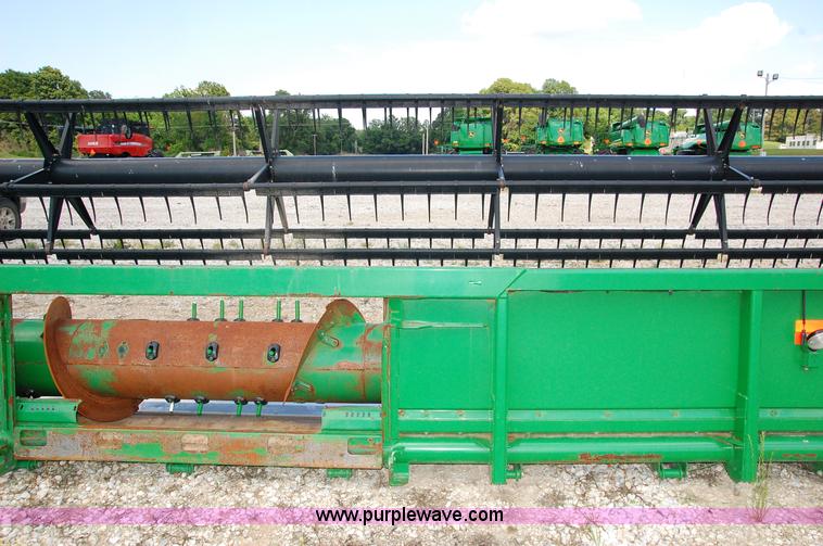 image for item D3245 2006 John Deere 630F 30' flex platform header