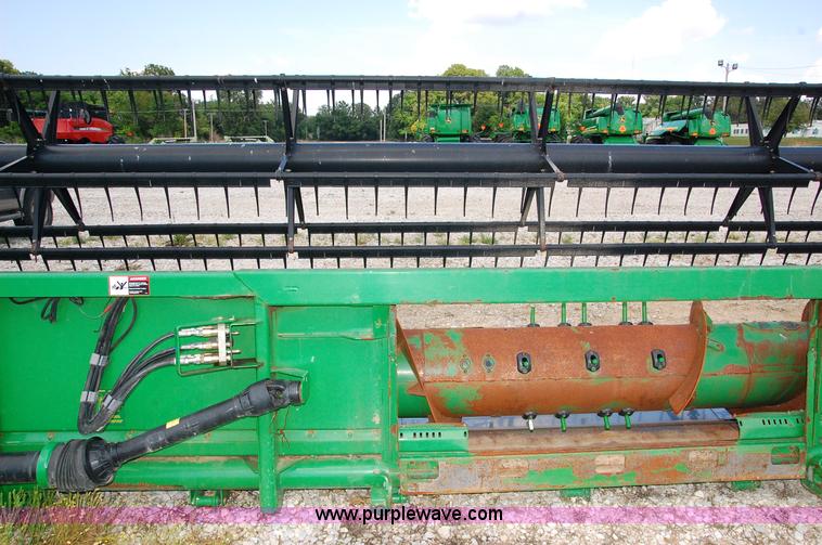 image for item D3245 2006 John Deere 630F 30' flex platform header