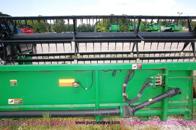 image for item D3245 2006 John Deere 630F 30' flex platform header