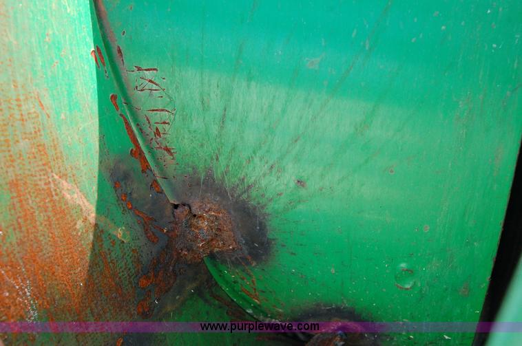 image for item D3245 2006 John Deere 630F 30' flex platform header