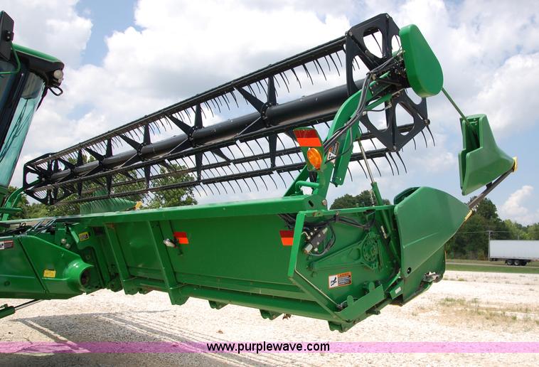 image for item D3245 2006 John Deere 630F 30' flex platform header