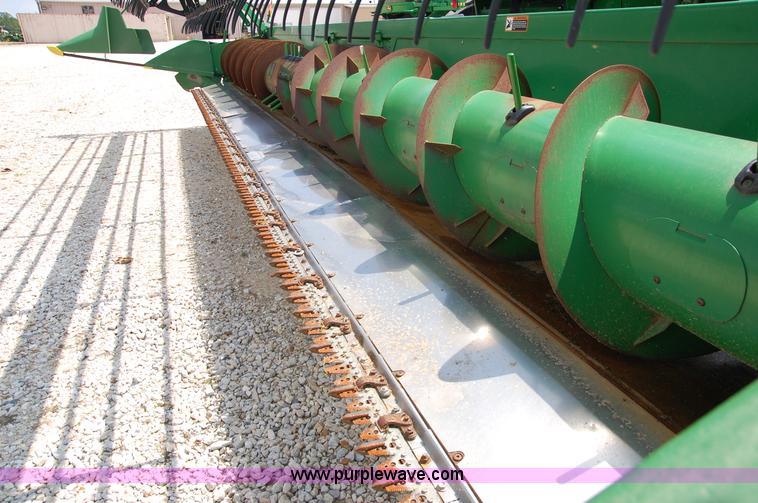 image for item D3245 2006 John Deere 630F 30' flex platform header