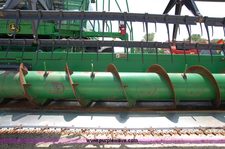 image for item D3245 2006 John Deere 630F 30' flex platform header