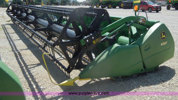 image for item D4075 2009 John Deere 630F HydraFlex platform header
