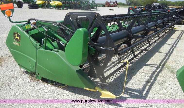 image for item D4075 2009 John Deere 630F HydraFlex platform header
